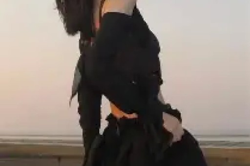 陪睡陪只是皮毛！鹿晗床照风波升级更多细节被扒 越扒关晓彤越惨