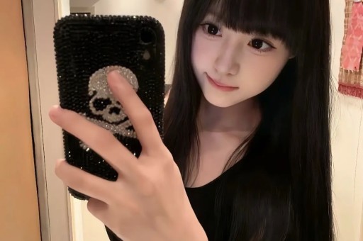 鹿晗关晓彤热搜事件：网红司晓迪再爆猛料明星工作室紧急辟谣