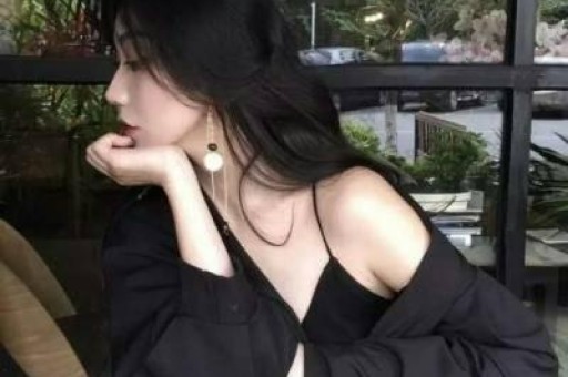 某顶流明星深夜被拍与神秘女子共进晚餐疑似新恋情曝光！