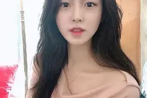 抖音又出“牛人”网红周小闹涨粉几百万引爆全网！