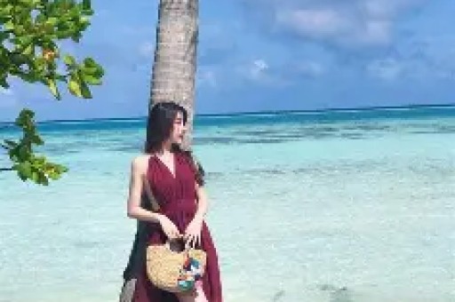 2025年娱乐圈八卦：明星恋情曝光粉丝热议