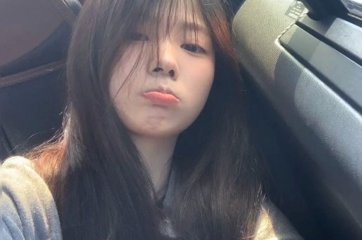 继关晓彤遭制片人背刺后千万网红董赤赤再曝娱乐圈猛料